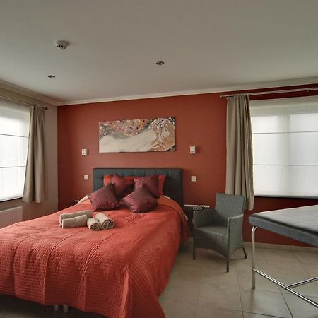 B&B Luxe Kamers Noord-Zuid Zonhoven Exterior foto