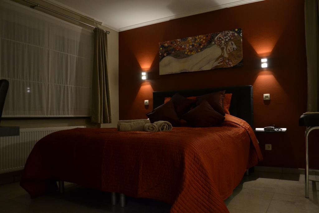 B&B Luxe Kamers Noord-Zuid Zonhoven Zimmer foto