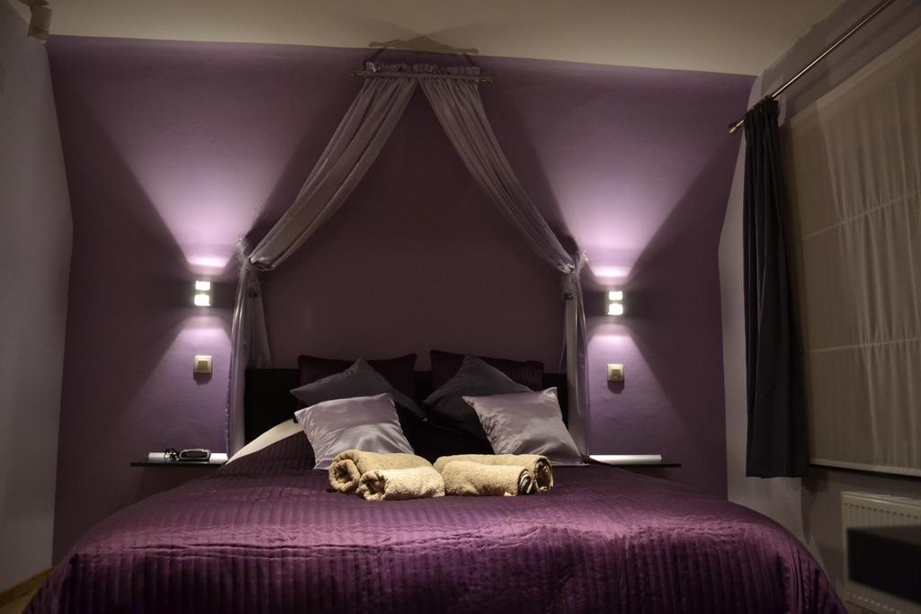 B&B Luxe Kamers Noord-Zuid Zonhoven Zimmer foto
