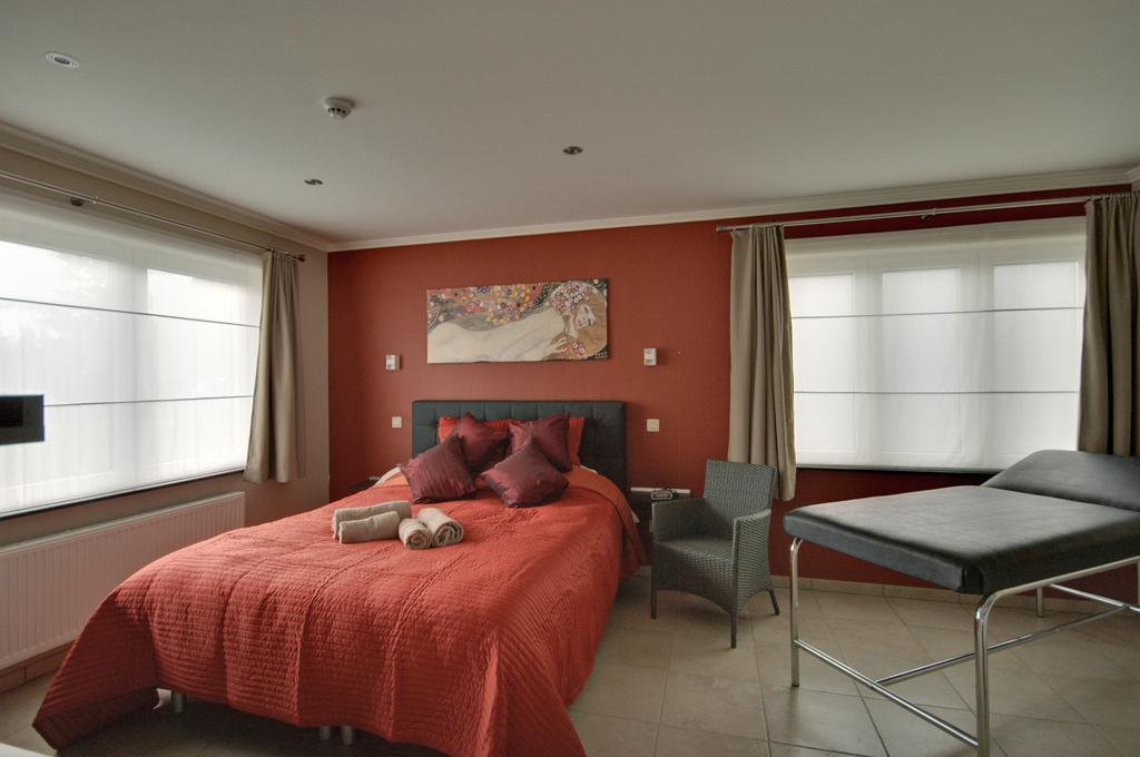 B&B Luxe Kamers Noord-Zuid Zonhoven Exterior foto